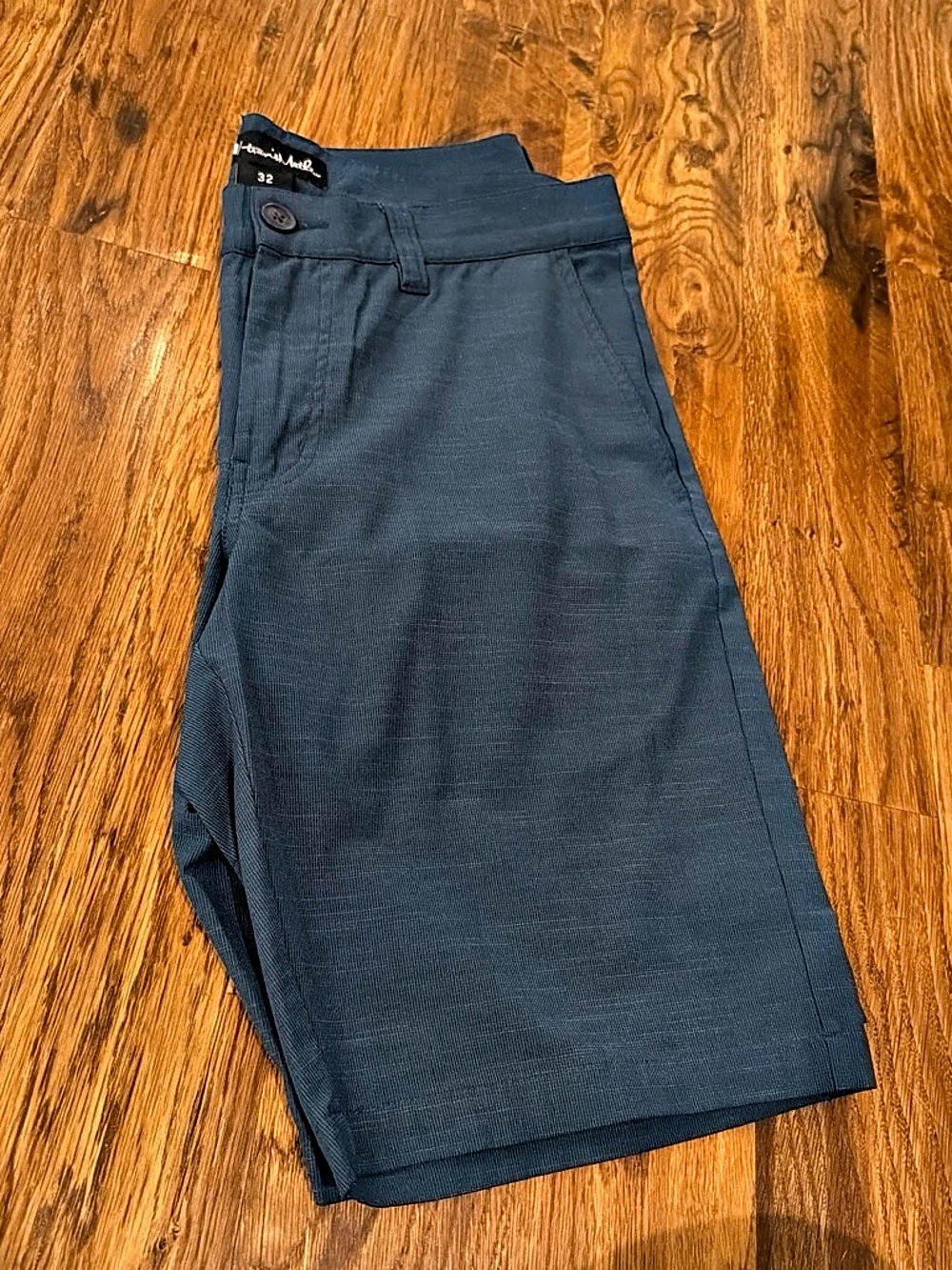 Travis Mathew Men's Flat Front Shorts Blue Waist 32 Like New